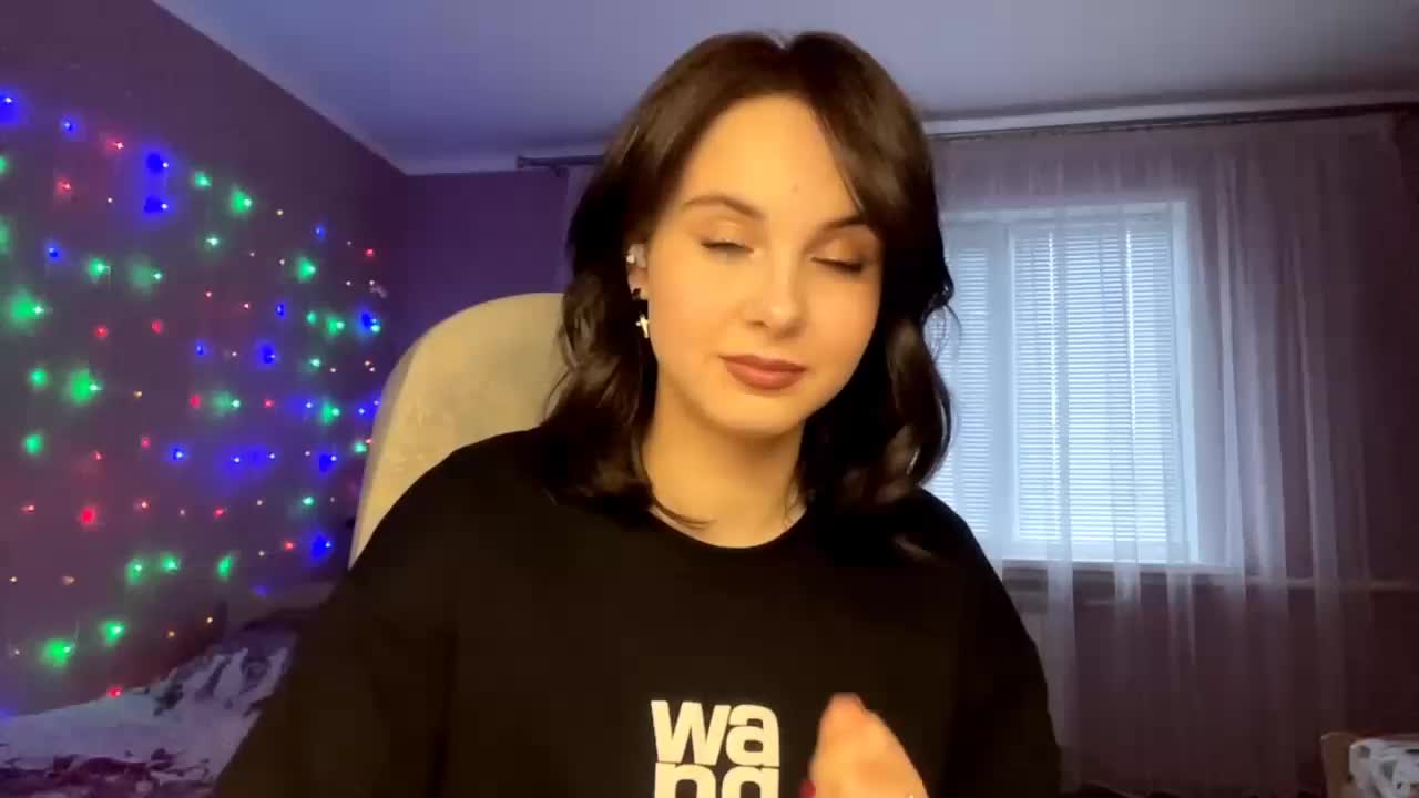 CANDY-LIPS-GIRL Adult Chat October 14, 2025