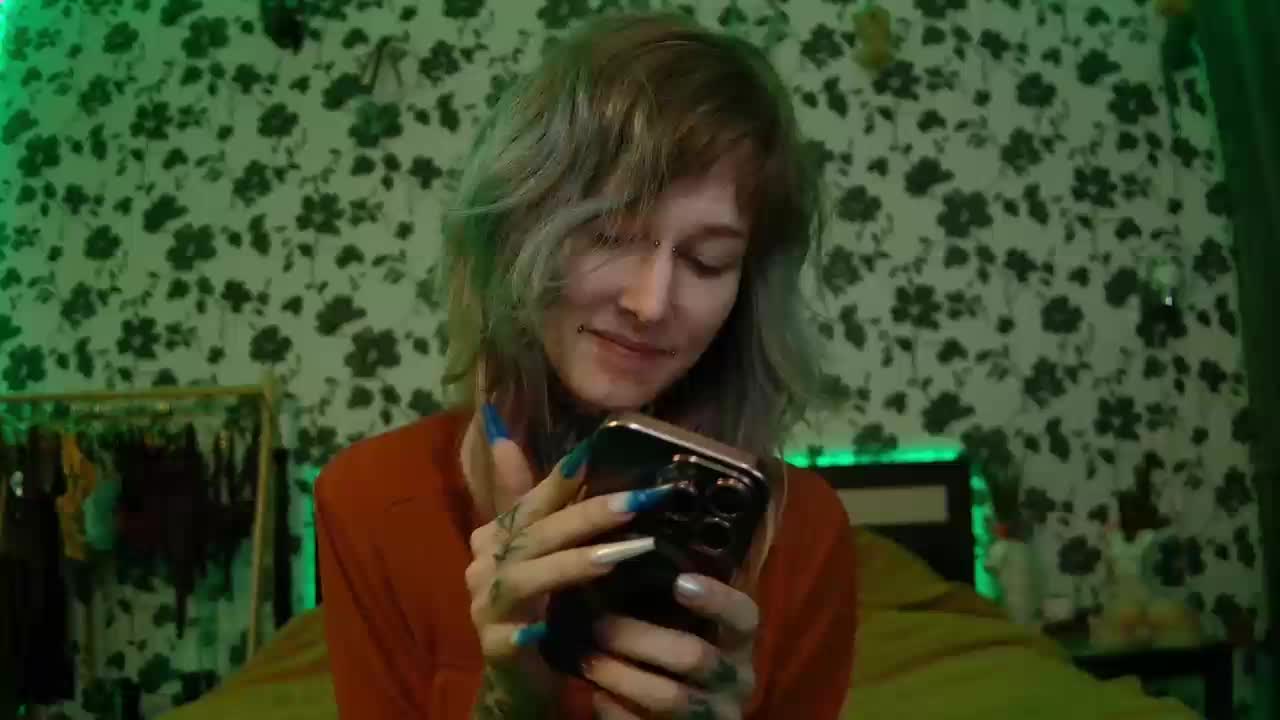 LittleSpaceMouse- Adult Chat October 15, 2025