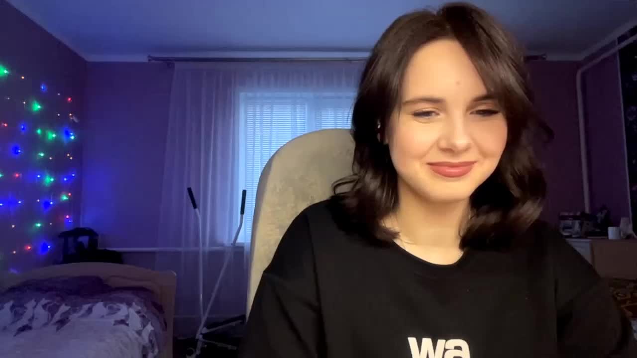 CANDY-LIPS-GIRL Adult Chat October 14, 2025