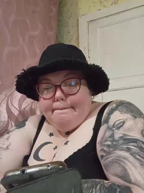 Svetlanka86 Adult Chat October 14, 2025