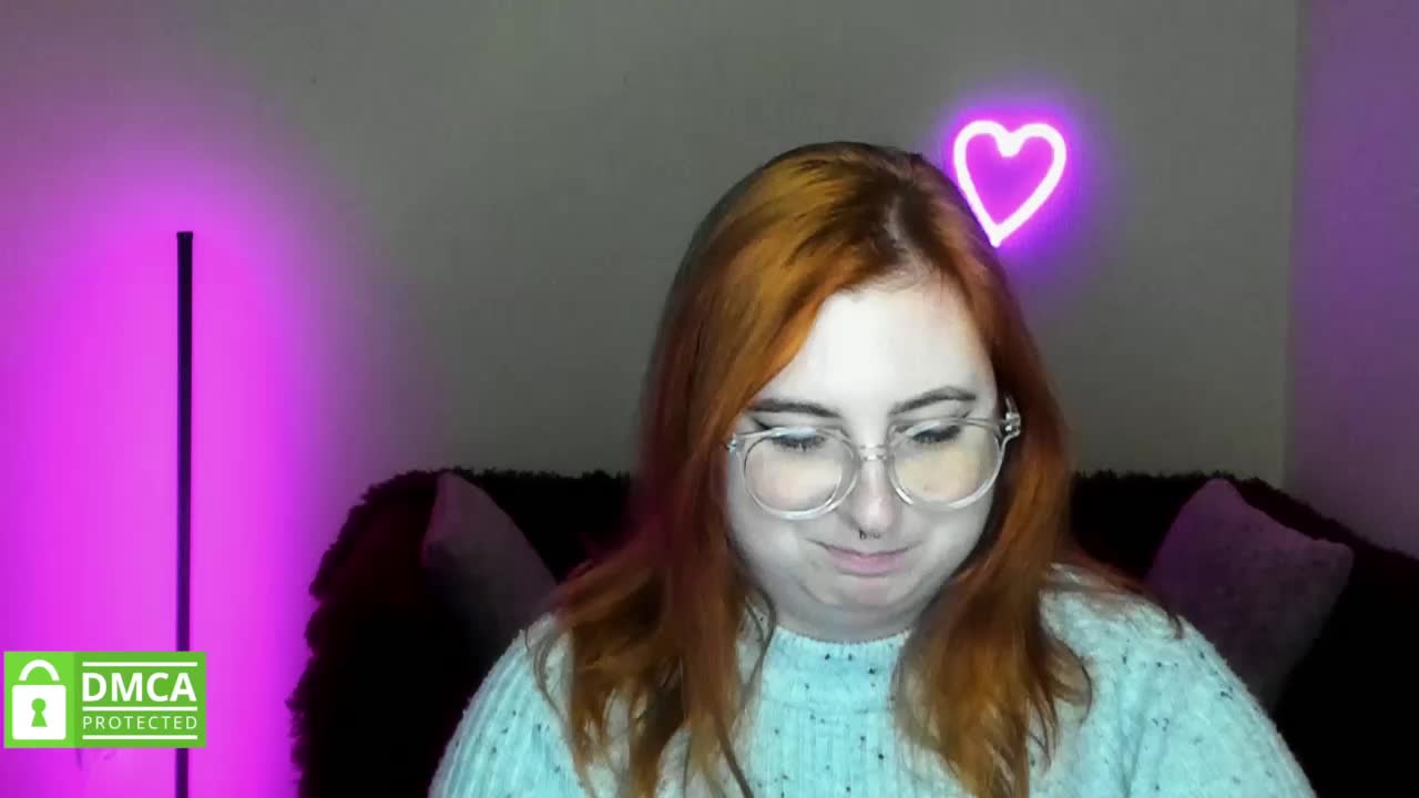 Aliciaredluv Adult Chat October 14, 2025