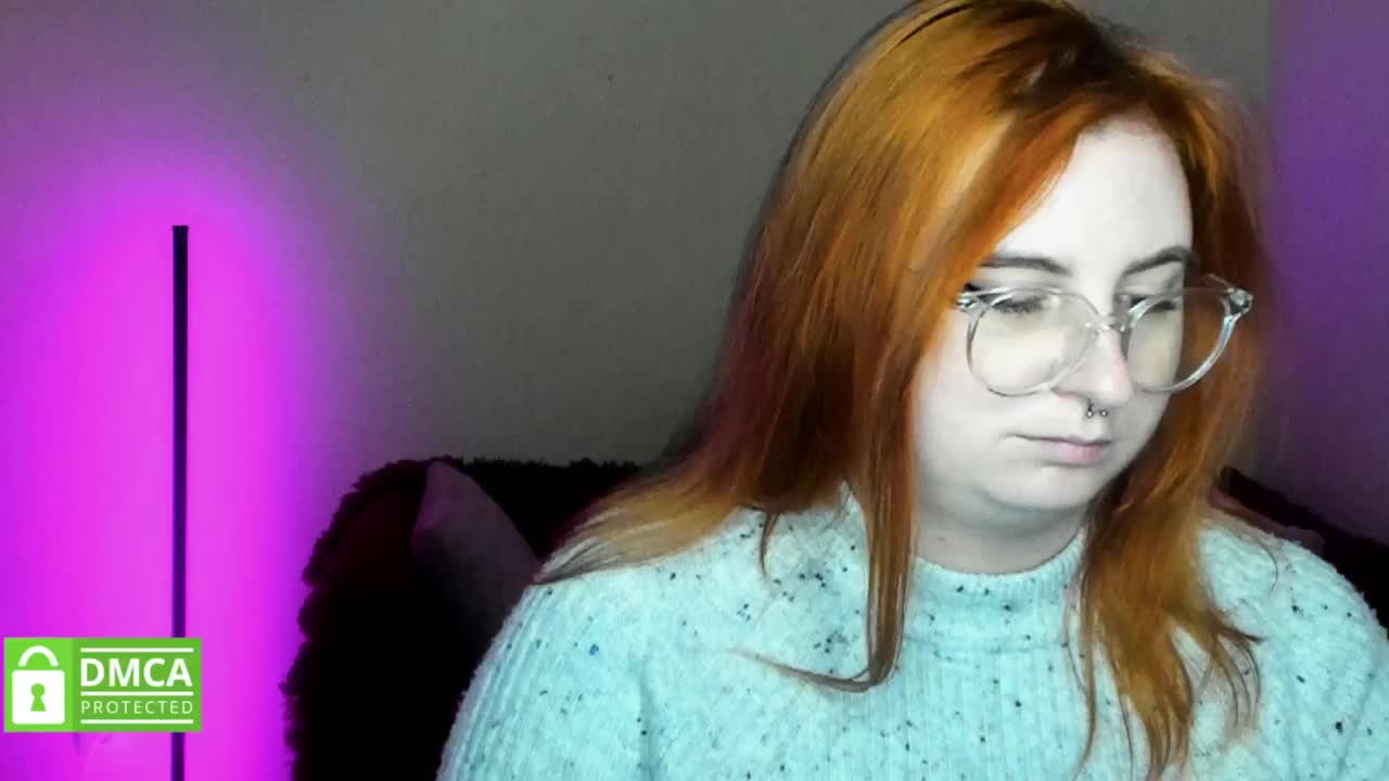 Aliciaredluv Adult Chat October 14, 2025