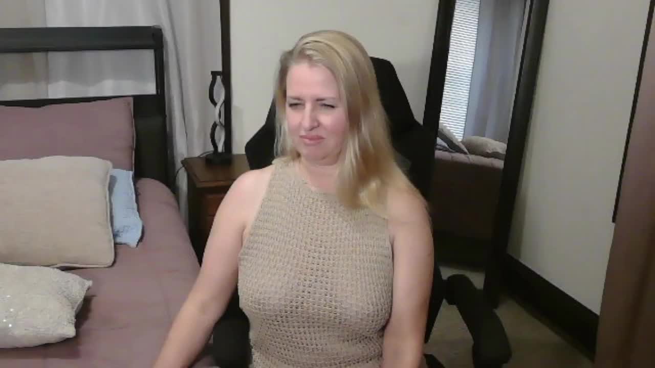 Holliekate Adult Chat October 14, 2025