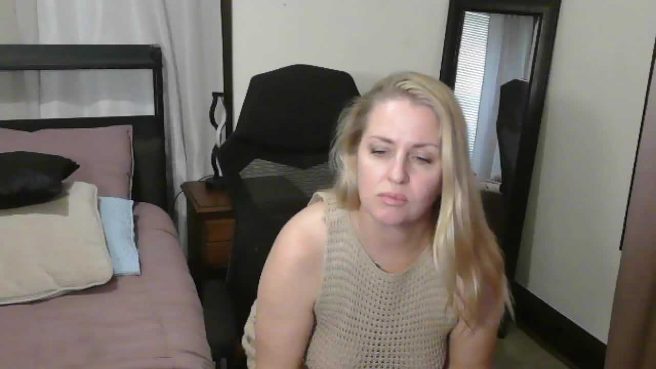 Holliekate Adult Chat October 14, 2025