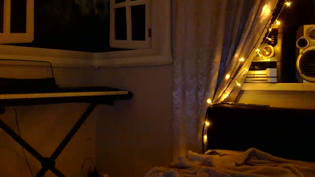 Elly_Silence Adult Chat October 15, 2025