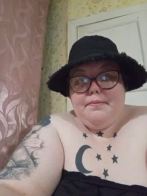 Svetlanka86 Adult Chat October 15, 2025