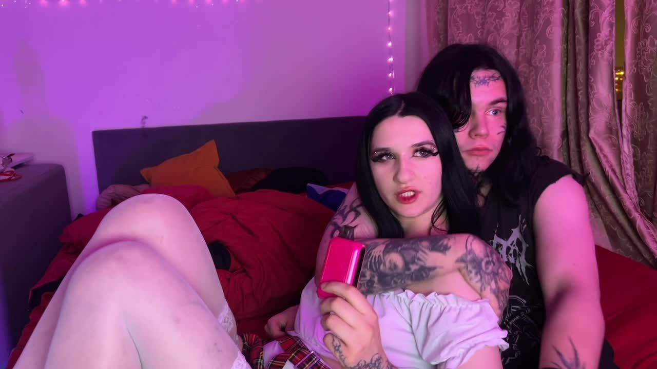 WetLips19 Adult Chat October 14, 2025