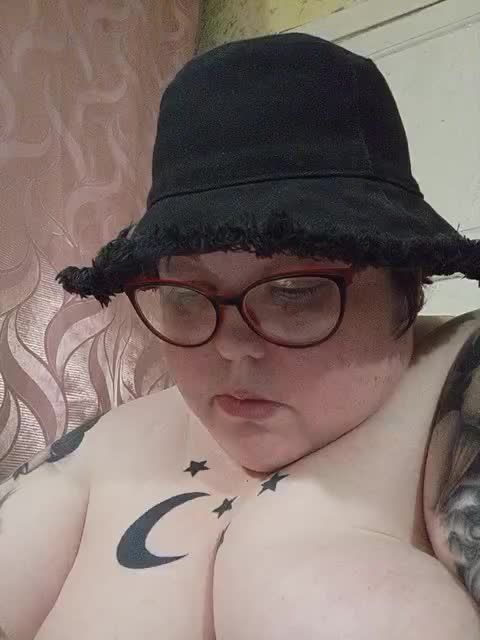 Svetlanka86 Adult Chat October 15, 2025