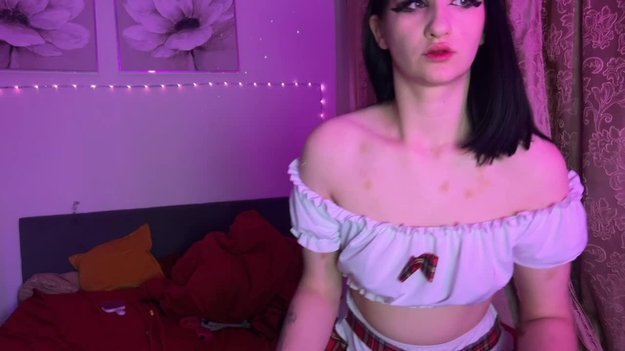 WetLips19 Adult Chat October 14, 2025