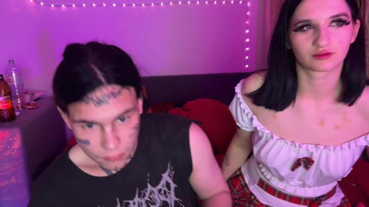 WetLips19 Adult Chat October 14, 2025