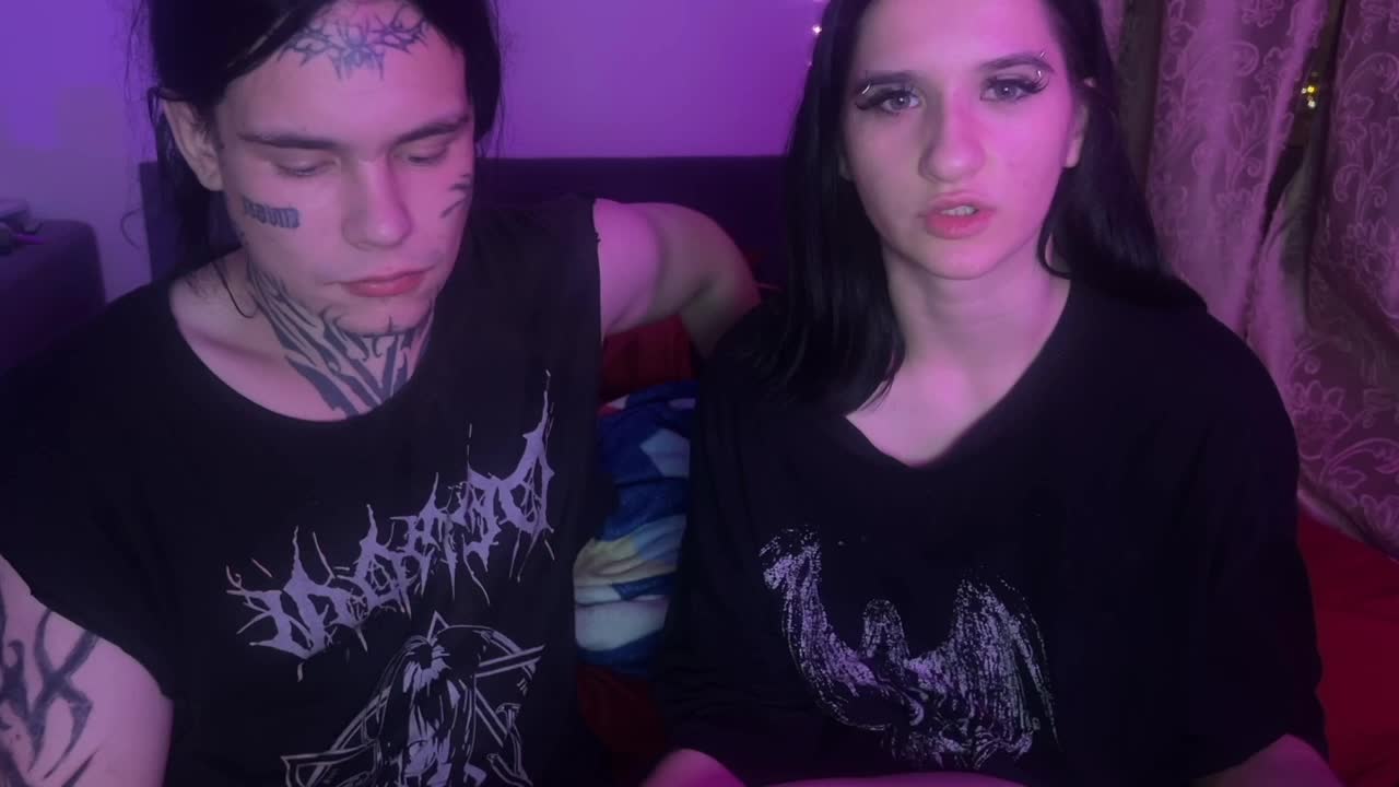 WetLips19 Adult Chat October 15, 2025