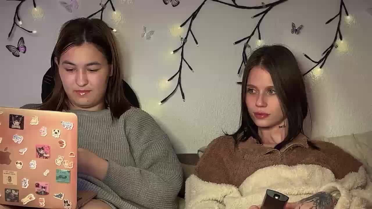 ZoyaVikki Adult Chat October 15, 2025