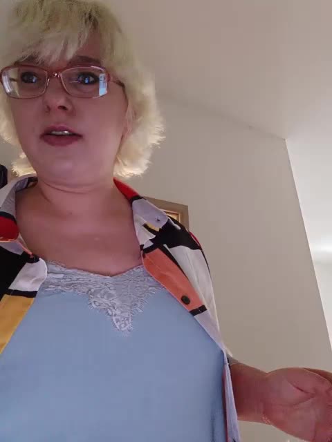 Vika211 Adult Chat October 15, 2025