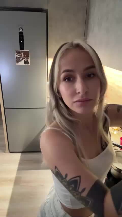 QueenKing Adult Chat October 15, 2025