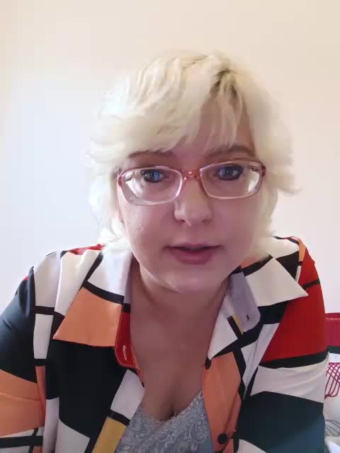 Vika211 Adult Chat October 15, 2025