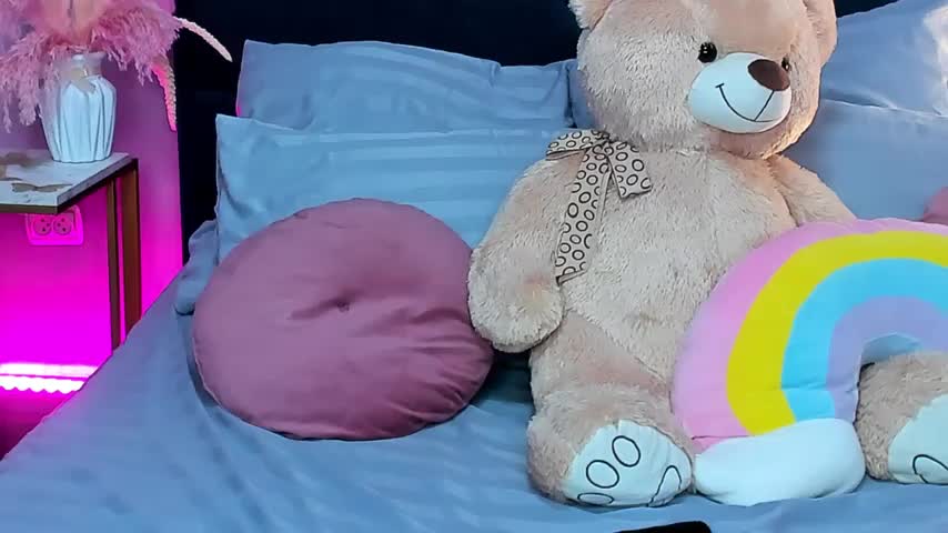 Curvy_Dynamite_ Adult Chat October 15, 2025