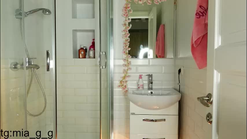 mia_g_ Adult Chat October 15, 2025