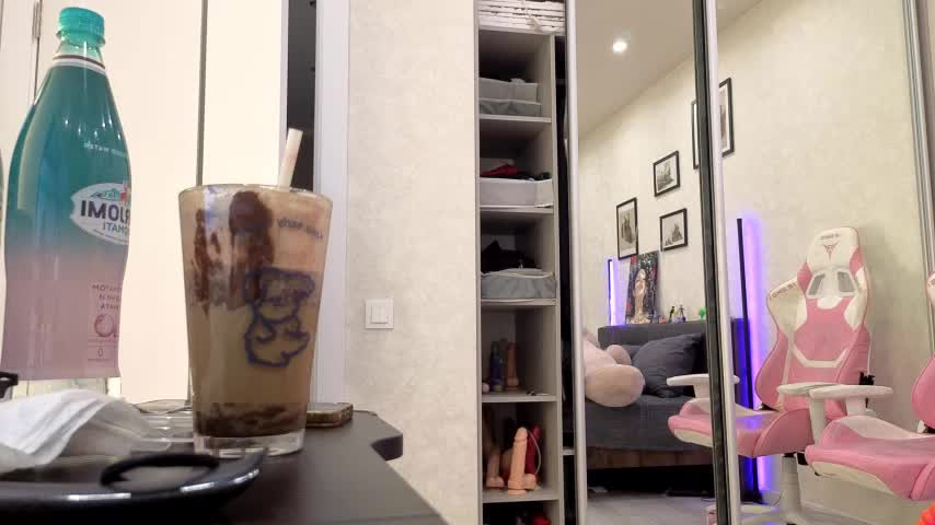 dolly_ll Adult Chat October 15, 2025