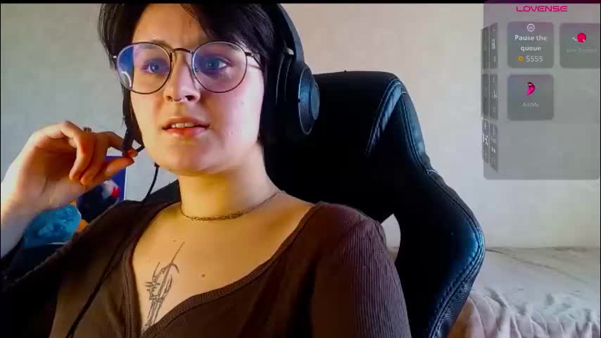 sonya_mikki Adult Chat October 16, 2025