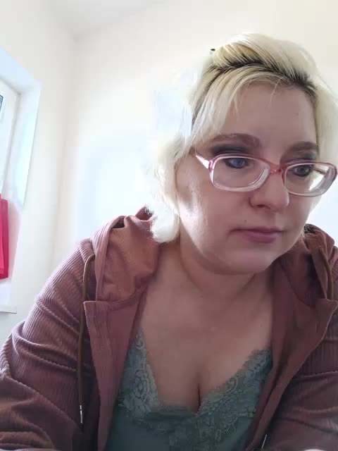 Vika211 Adult Chat October 16, 2025