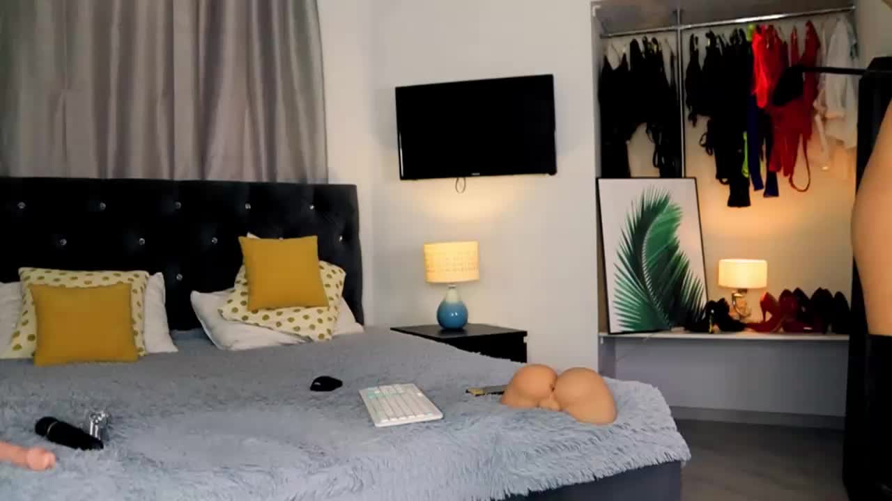 InvitingTina Adult Chat October 16, 2025