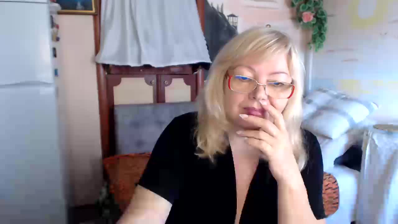 EvelynLoveShy Adult Chat October 16, 2025