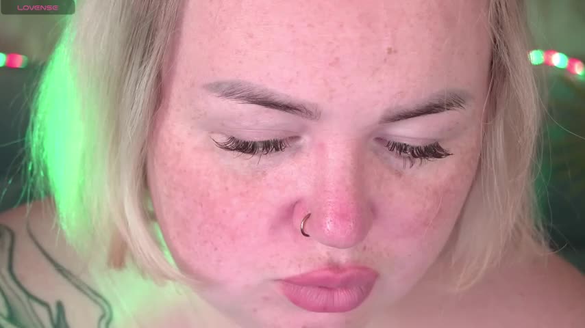 ZaraReignn Adult Chat October 16, 2025