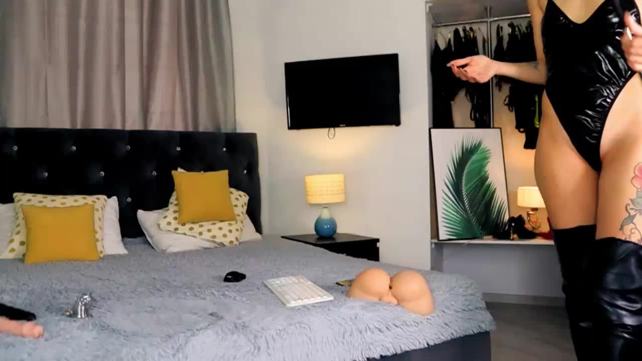 InvitingTina Adult Chat October 16, 2025