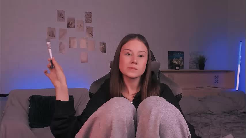 yourlovelystreamer Adult Chat October 17, 2025