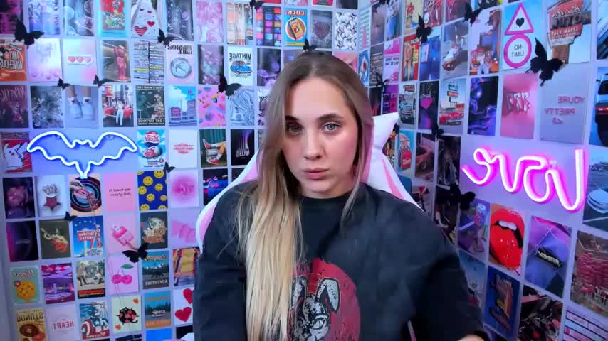 MiaMilas Adult Chat October 17, 2025