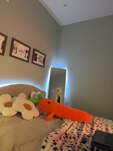 -Your-Michelle- Adult Chat October 17, 2025