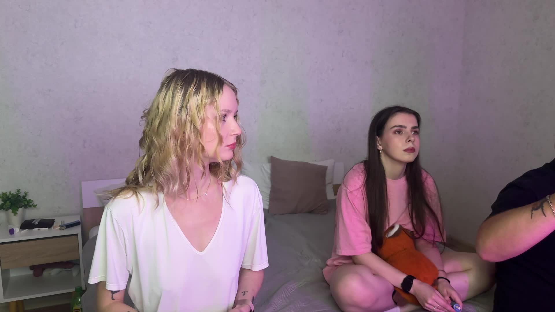 Maliinaa Adult Chat October 16, 2025