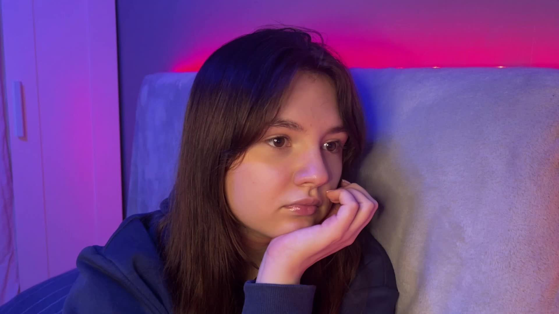 AlisaRichGold Adult Chat October 17, 2025