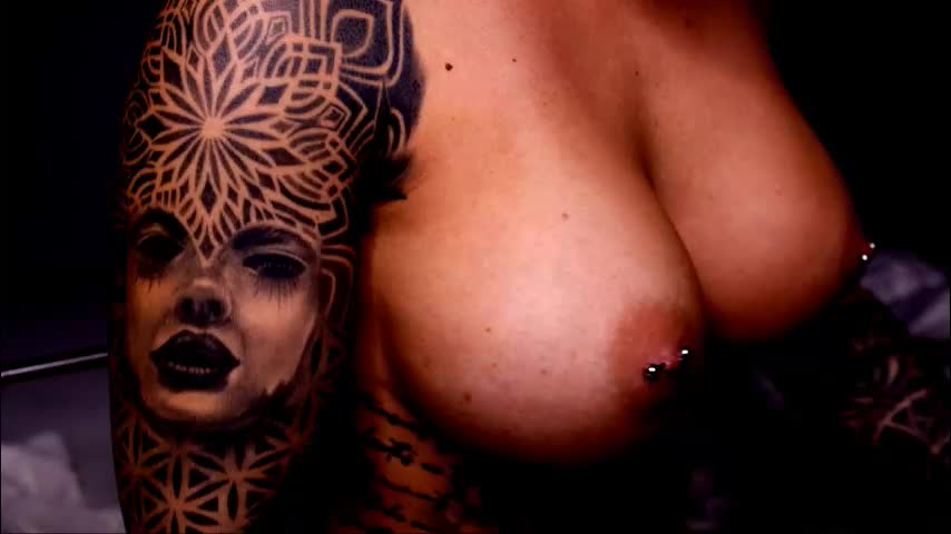 dee_waters Adult Chat October 17, 2025