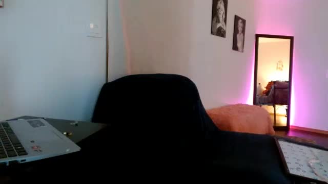 bombshellbaeby Adult Chat October 17, 2025