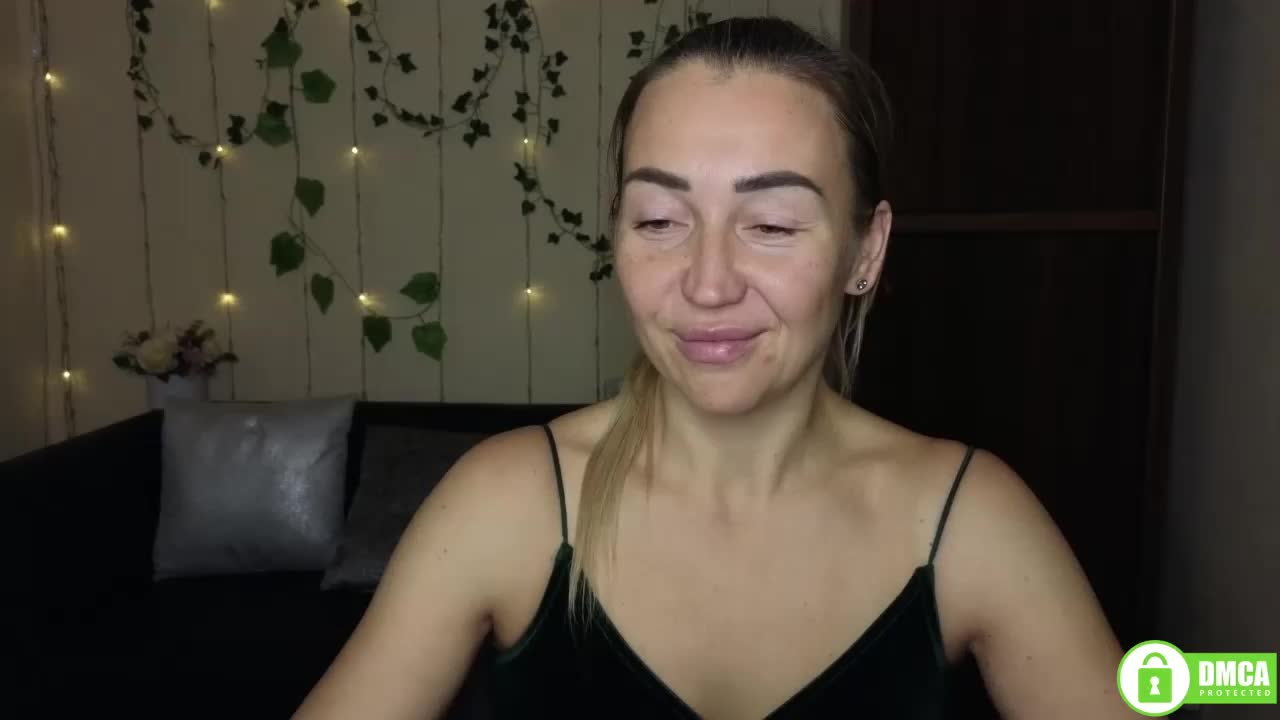 Jullyblondkiss Adult Chat October 27, 2025