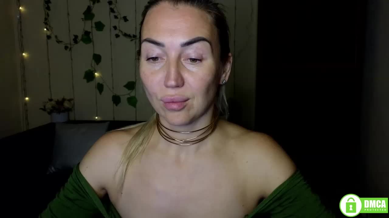 Jullyblondkiss Adult Chat October 21, 2025