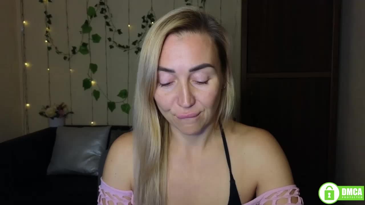 Jullyblondkiss Adult Chat October 23, 2025