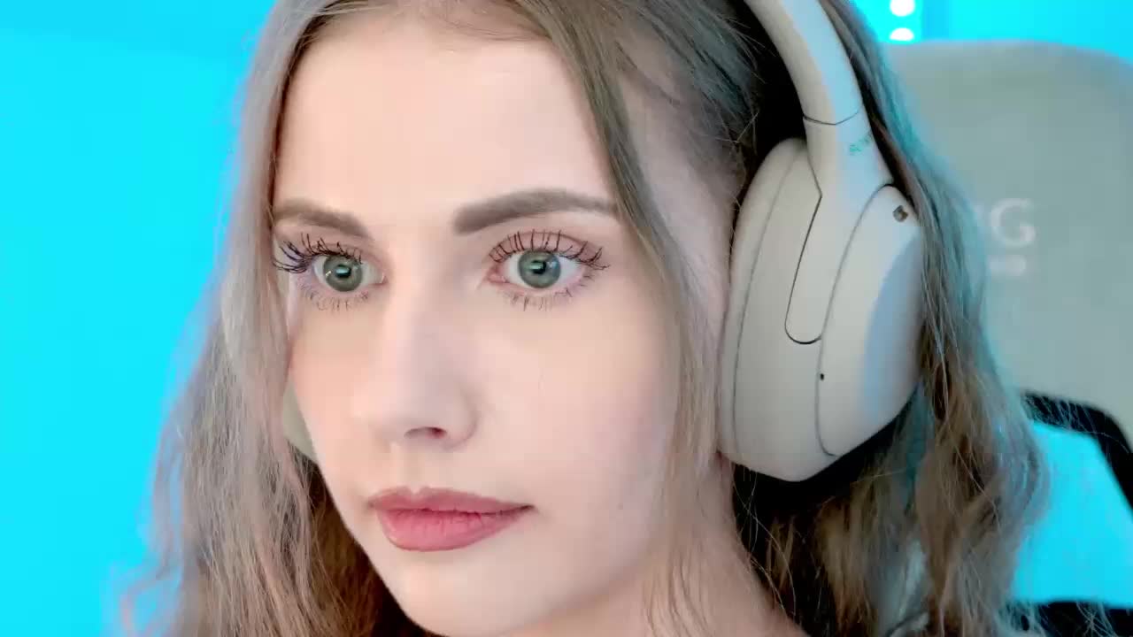 VikkiExtraCheese Adult Chat October 17, 2025