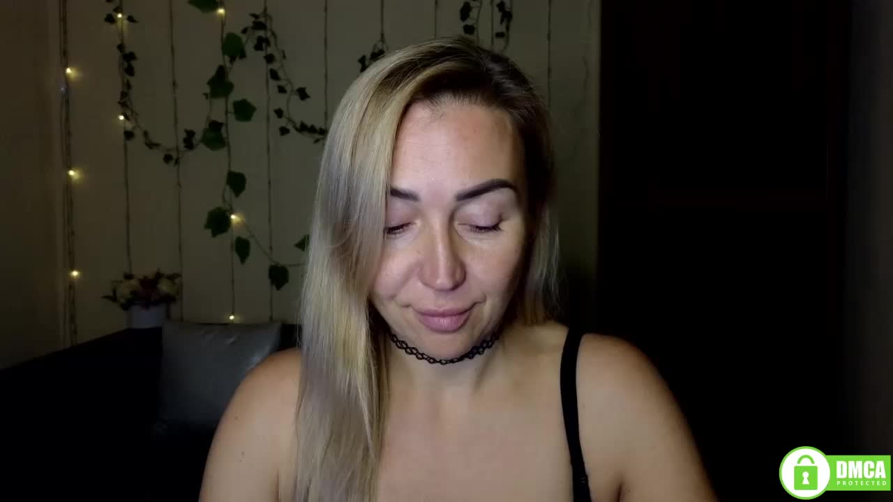 Jullyblondkiss Adult Chat October 19, 2025