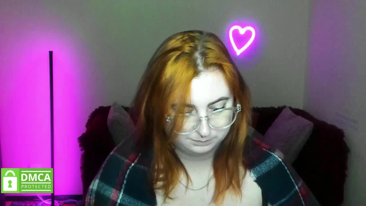 Aliciaredluv Adult Chat October 21, 2025