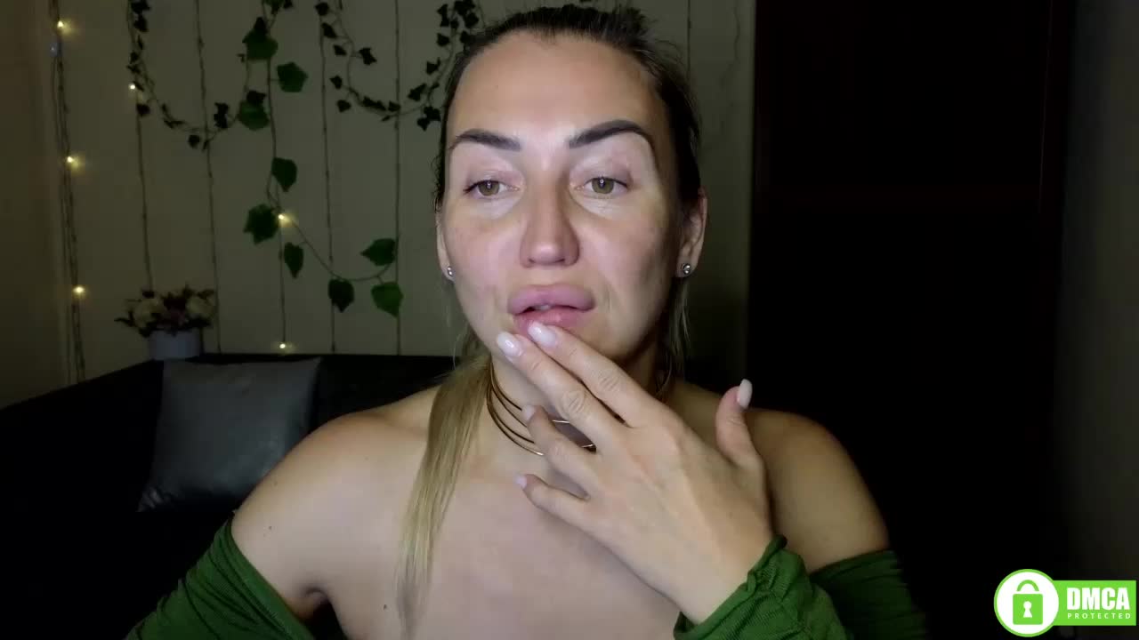 Jullyblondkiss Adult Chat October 21, 2025