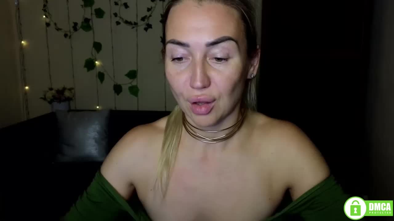 Jullyblondkiss Adult Chat October 21, 2025