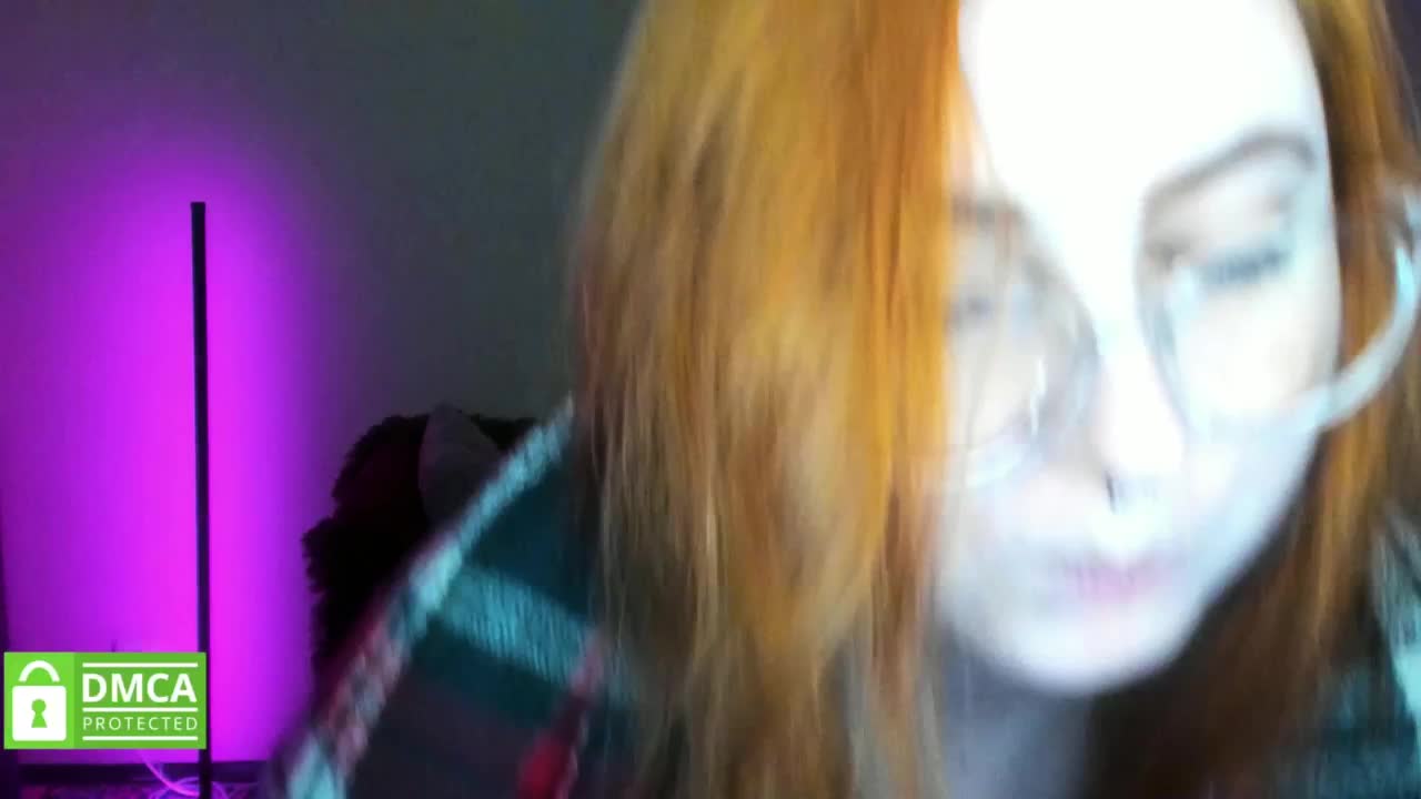 Aliciaredluv Adult Chat October 21, 2025