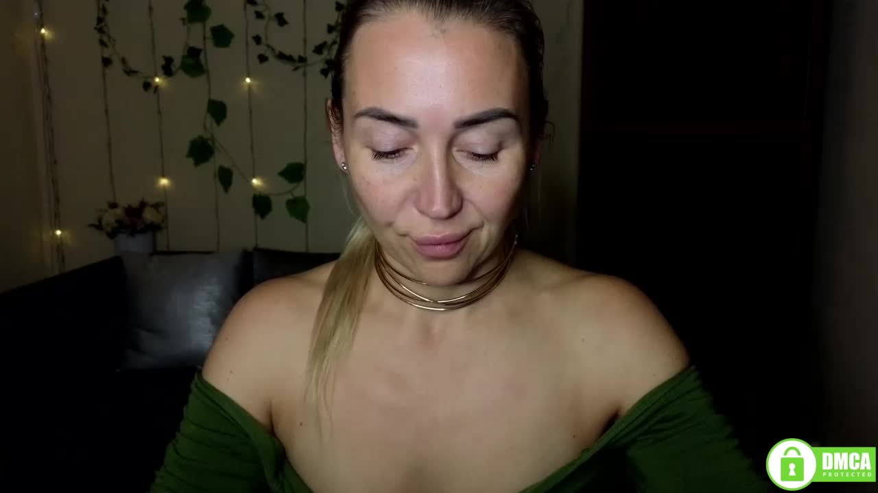 Jullyblondkiss Adult Chat October 21, 2025