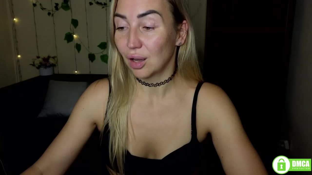 Jullyblondkiss Adult Chat October 20, 2025