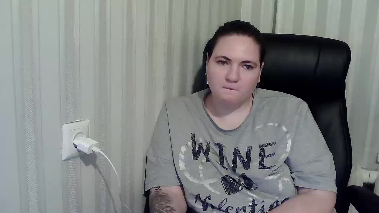 XLisaBlueX Adult Chat October 27, 2025