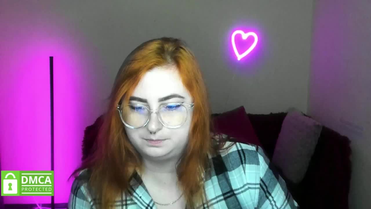 Aliciaredluv Adult Chat October 24, 2025