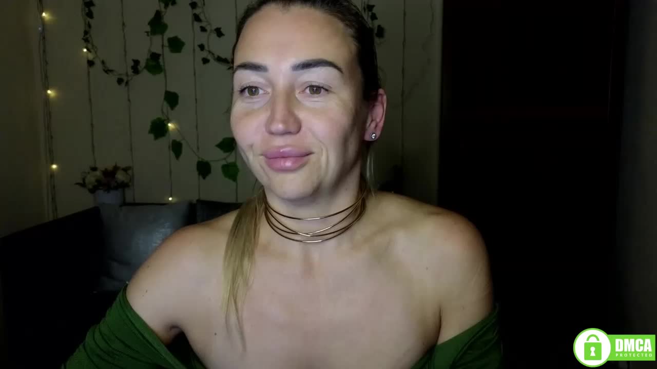 Jullyblondkiss Adult Chat October 21, 2025