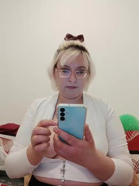 Vika211 Adult Chat October 27, 2025